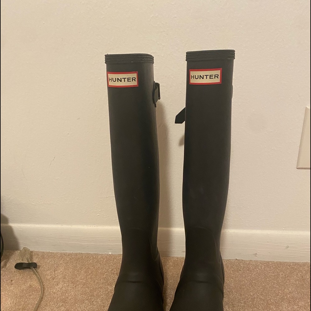 Hunter classic ladies tall all weather rain boots , size 8
